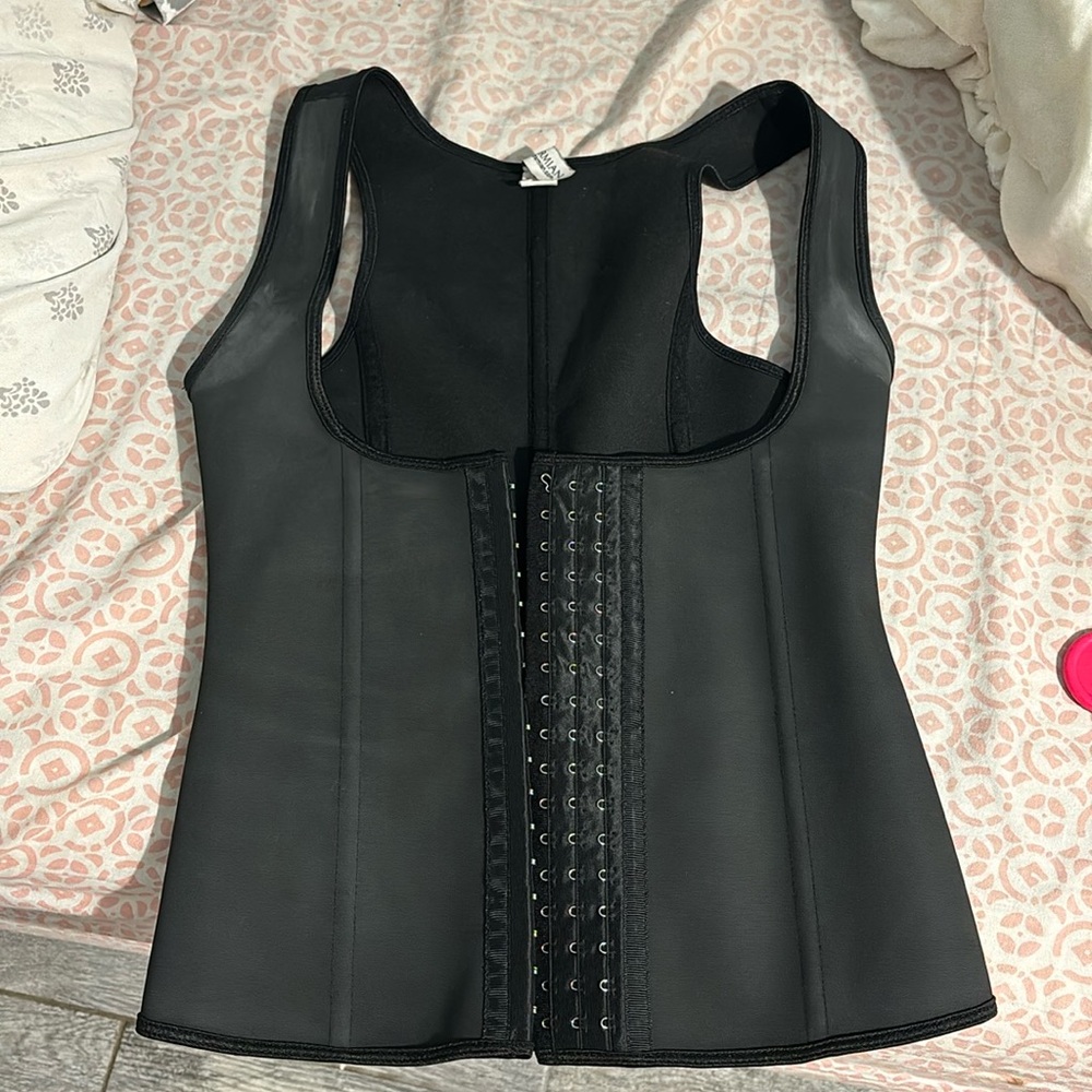 Waist trainer